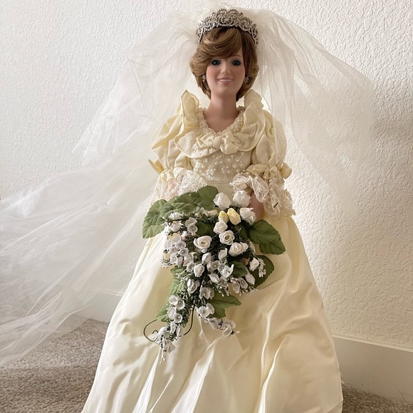 The Princess Diana Bride Doll - Picture 1 of 11